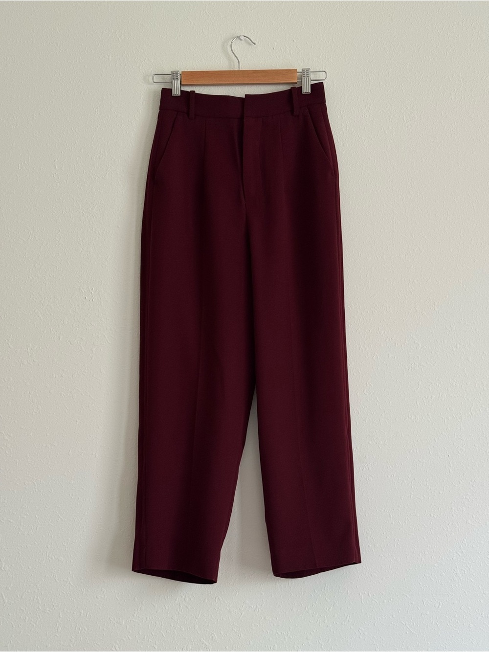Zara Woman burgundy cropped dress pants